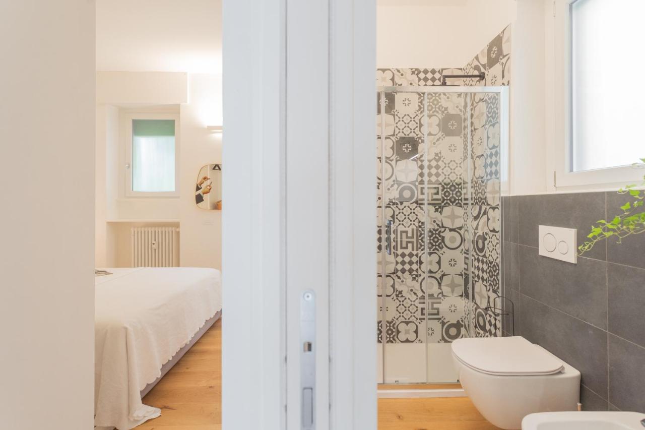 A Step From The Lake Apartment By Rent All Como Buitenkant foto
