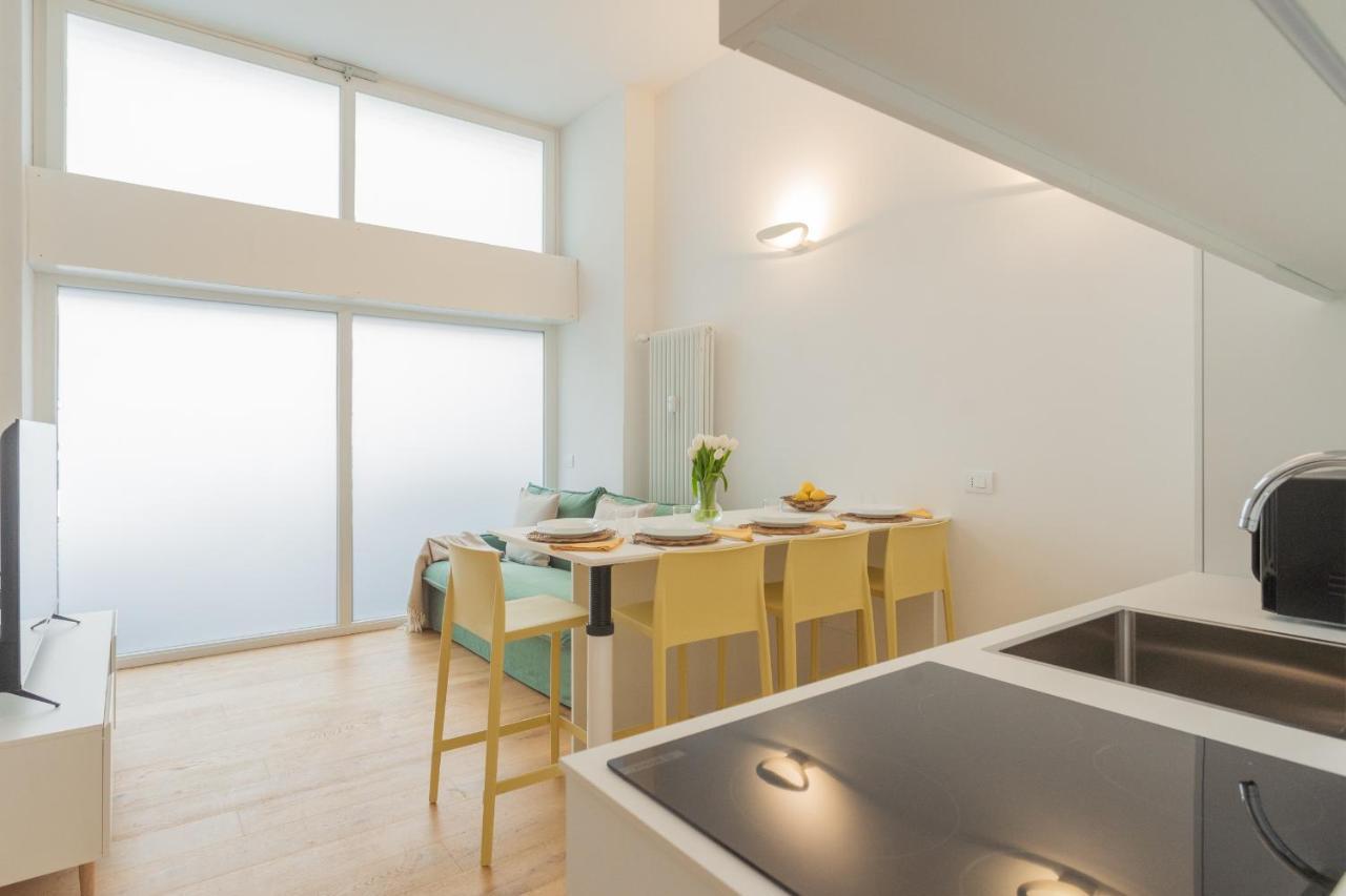 A Step From The Lake Apartment By Rent All Como Buitenkant foto