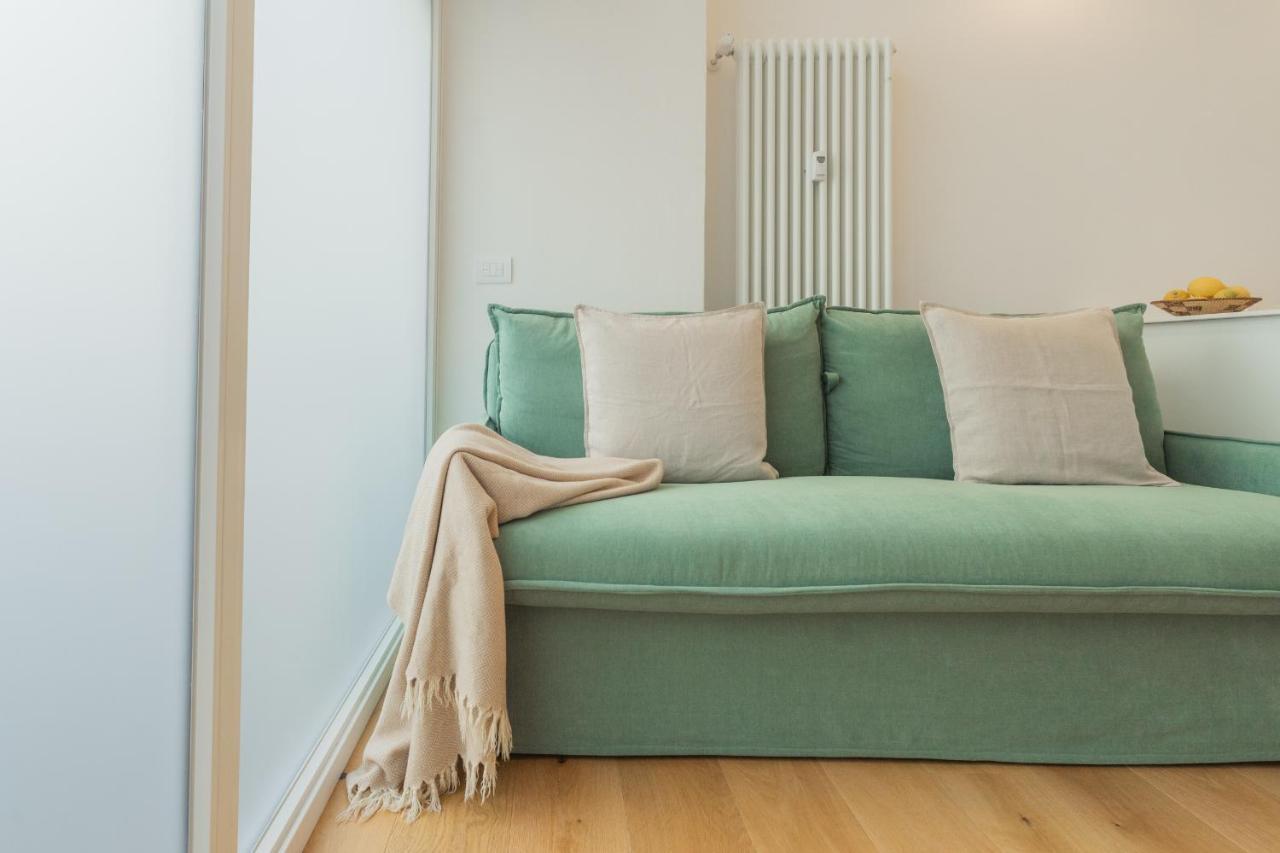 A Step From The Lake Apartment By Rent All Como Buitenkant foto