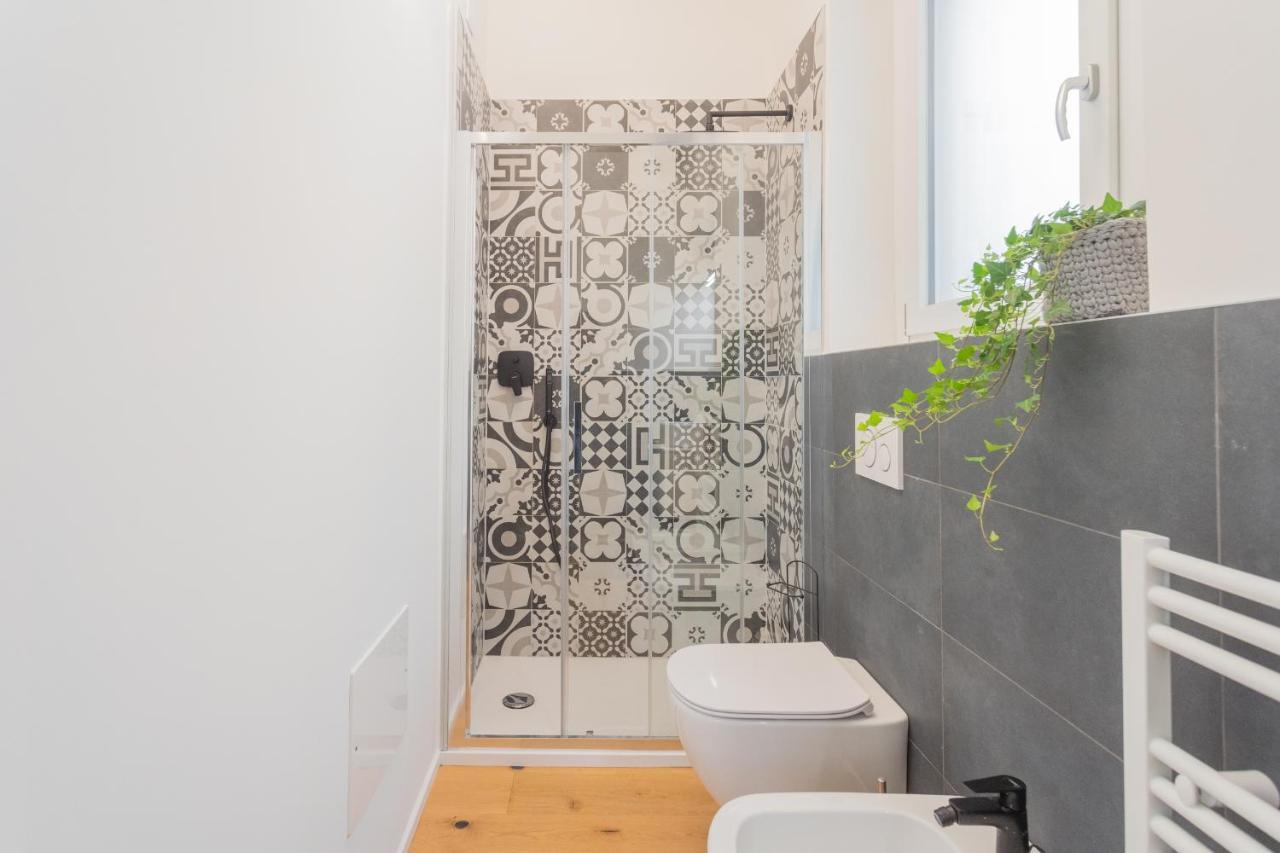 A Step From The Lake Apartment By Rent All Como Buitenkant foto