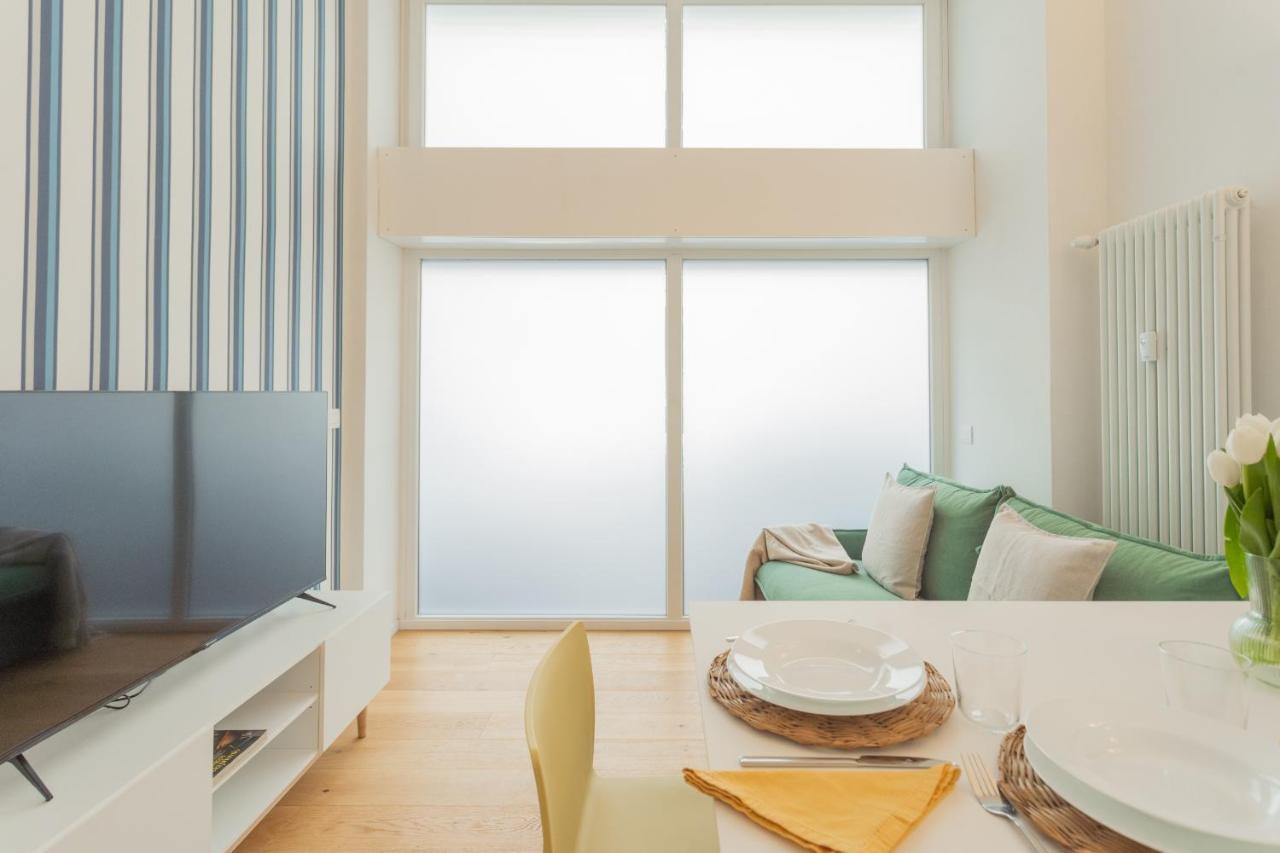 A Step From The Lake Apartment By Rent All Como Buitenkant foto