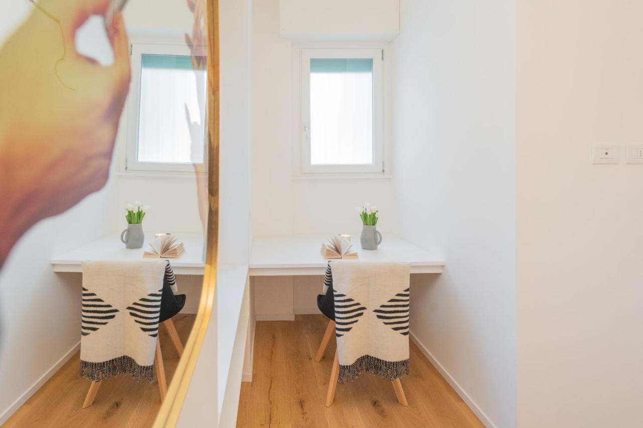 A Step From The Lake Apartment By Rent All Como Buitenkant foto