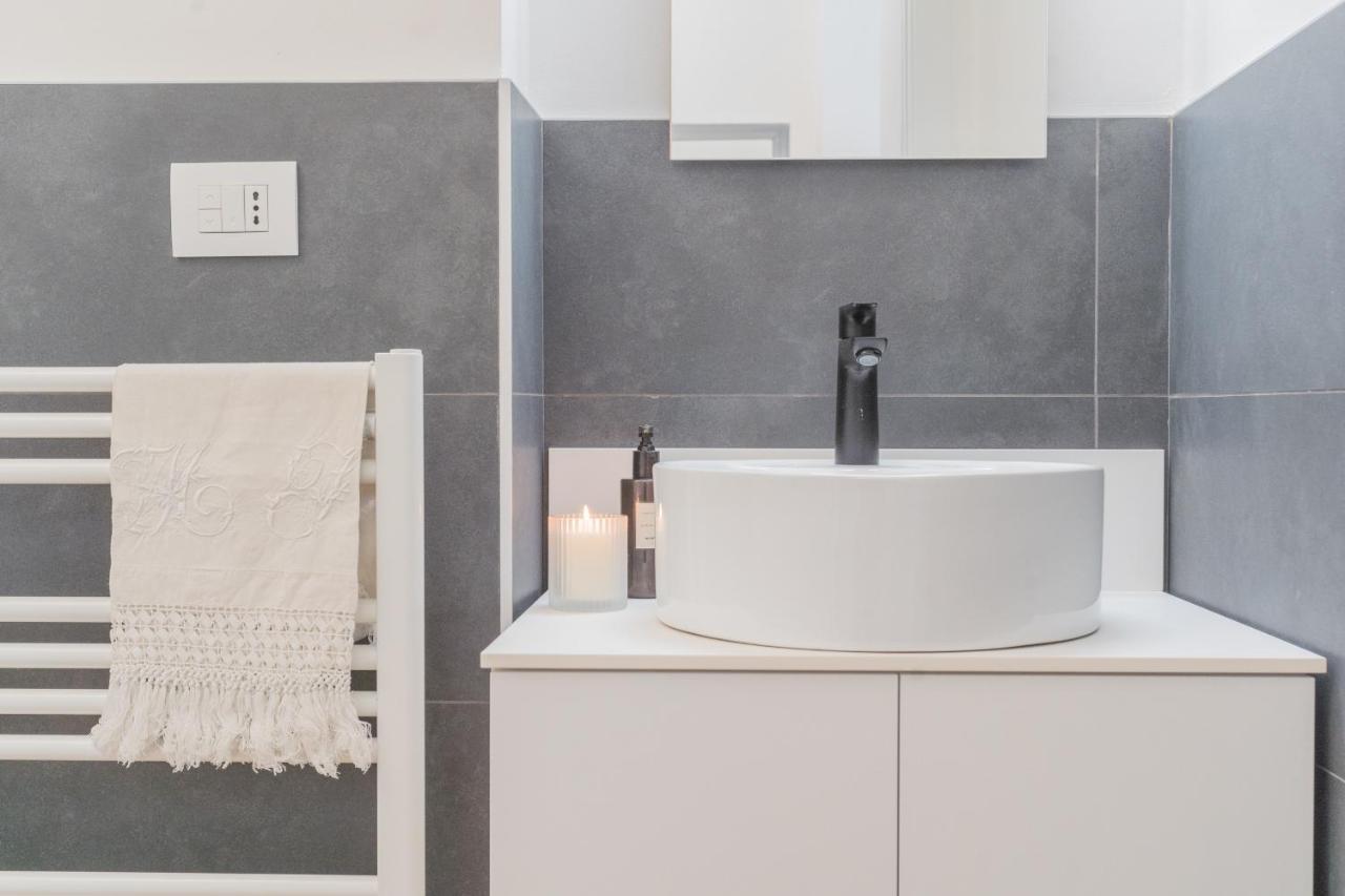 A Step From The Lake Apartment By Rent All Como Buitenkant foto