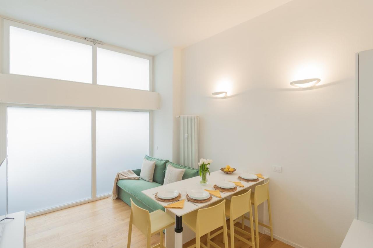 A Step From The Lake Apartment By Rent All Como Buitenkant foto