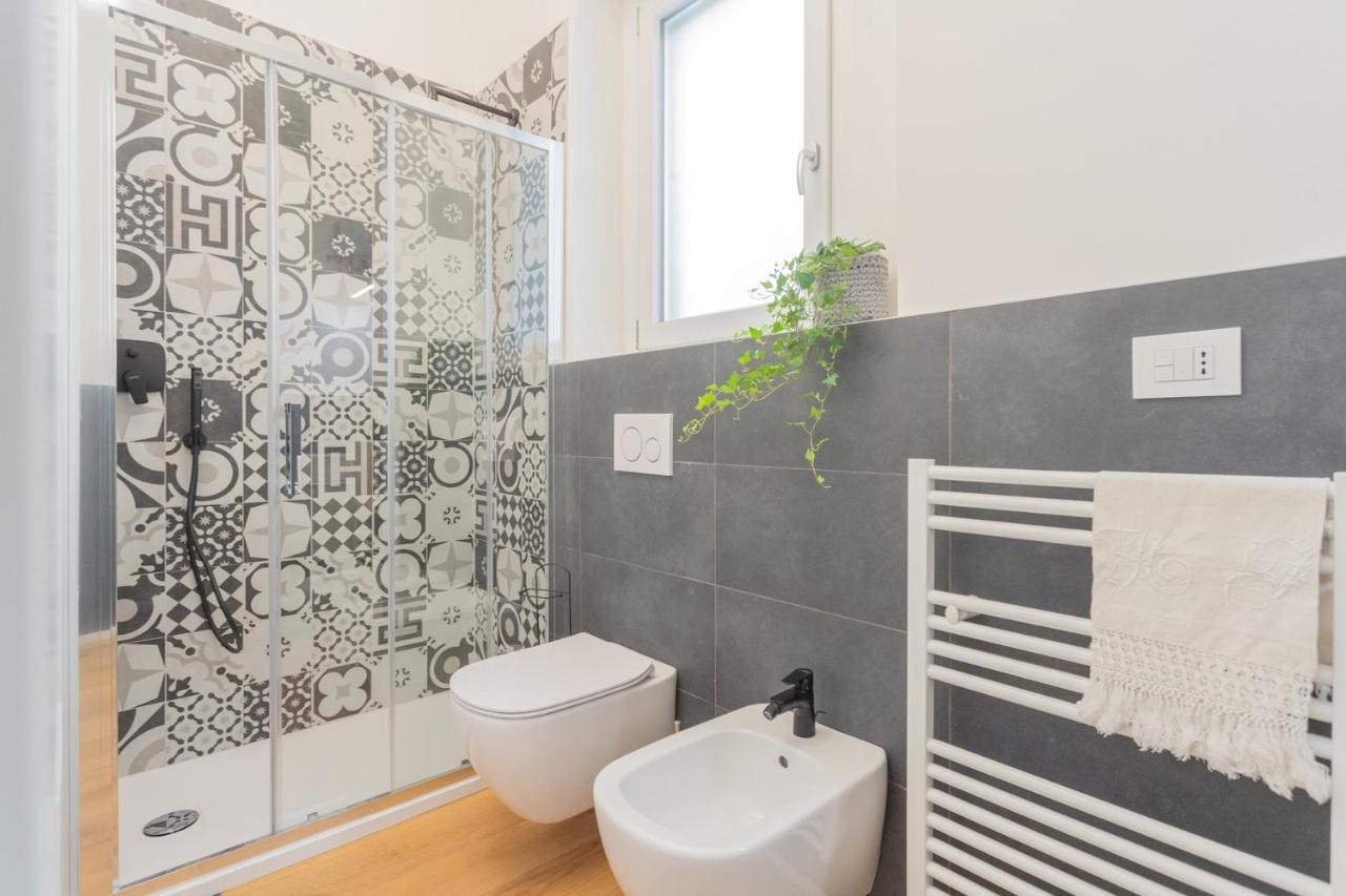 A Step From The Lake Apartment By Rent All Como Buitenkant foto